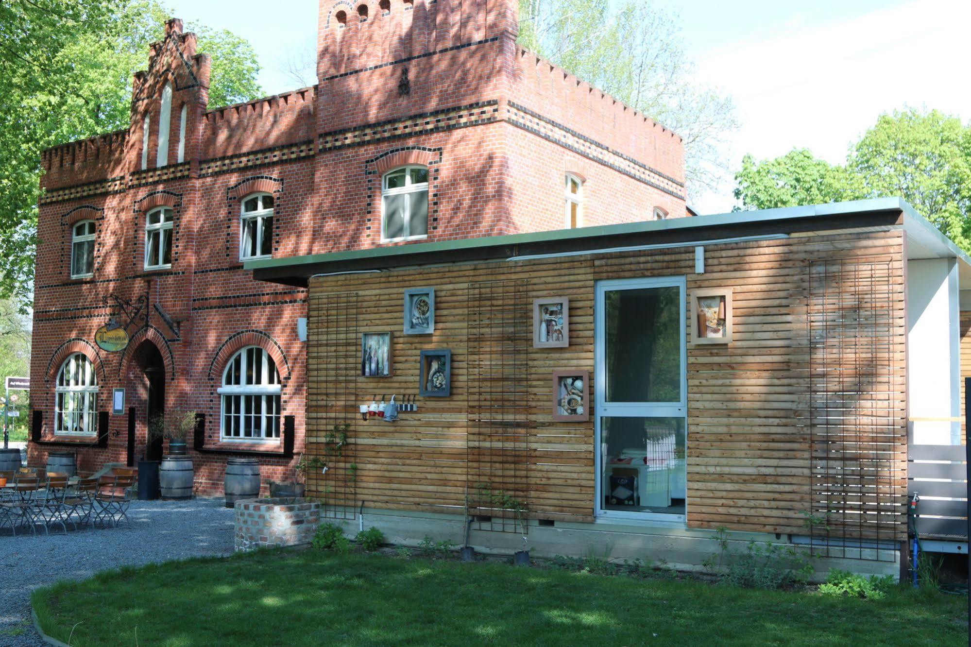 Отель Landhaus Dessau Экстерьер фото