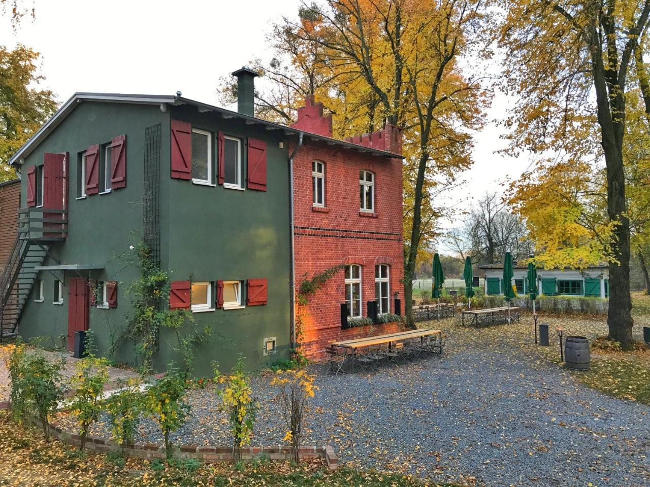 Отель Landhaus Dessau Экстерьер фото